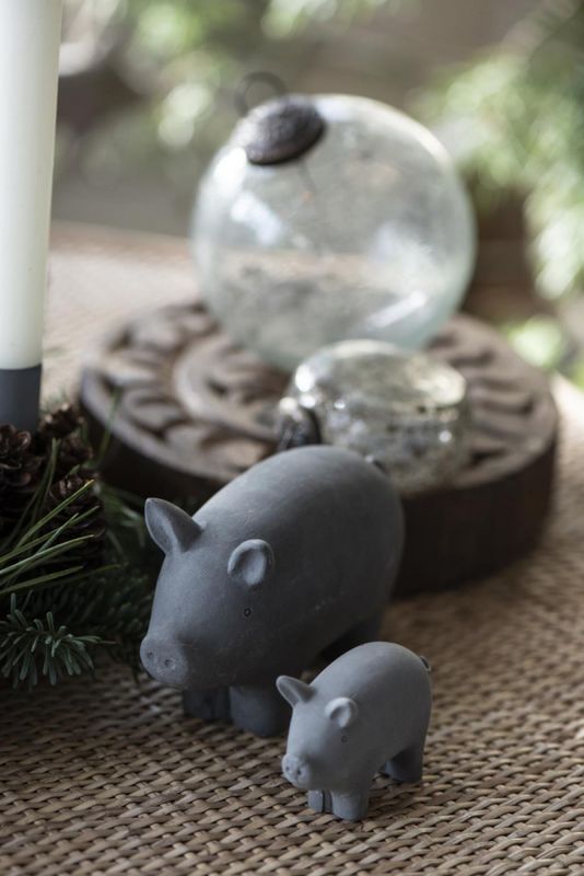Gris i polyresin | IB Laursen